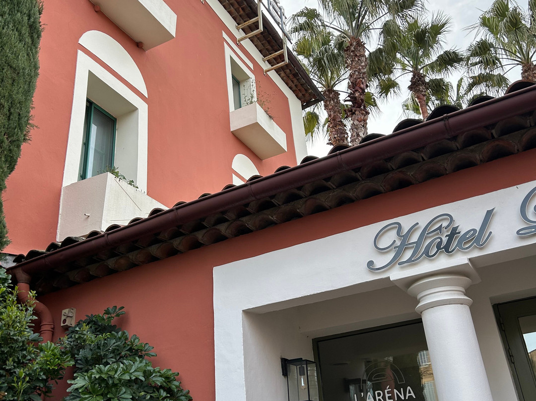 Hôtel L'aréna主图