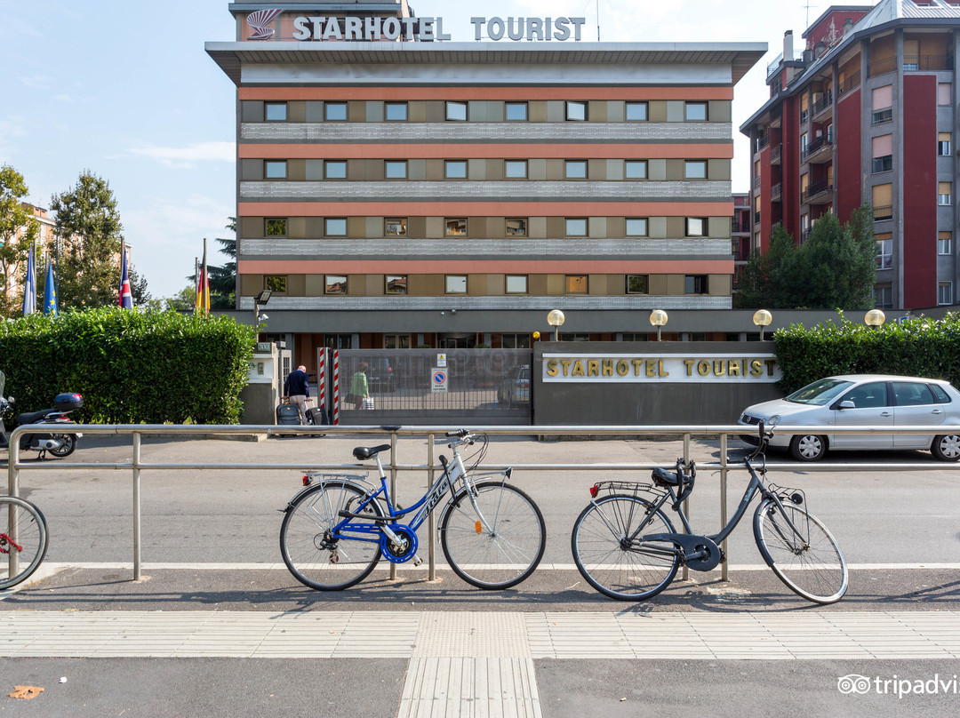 布雷索酒店住宿-星际游客酒店