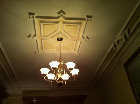 老法官大厦酒店主图