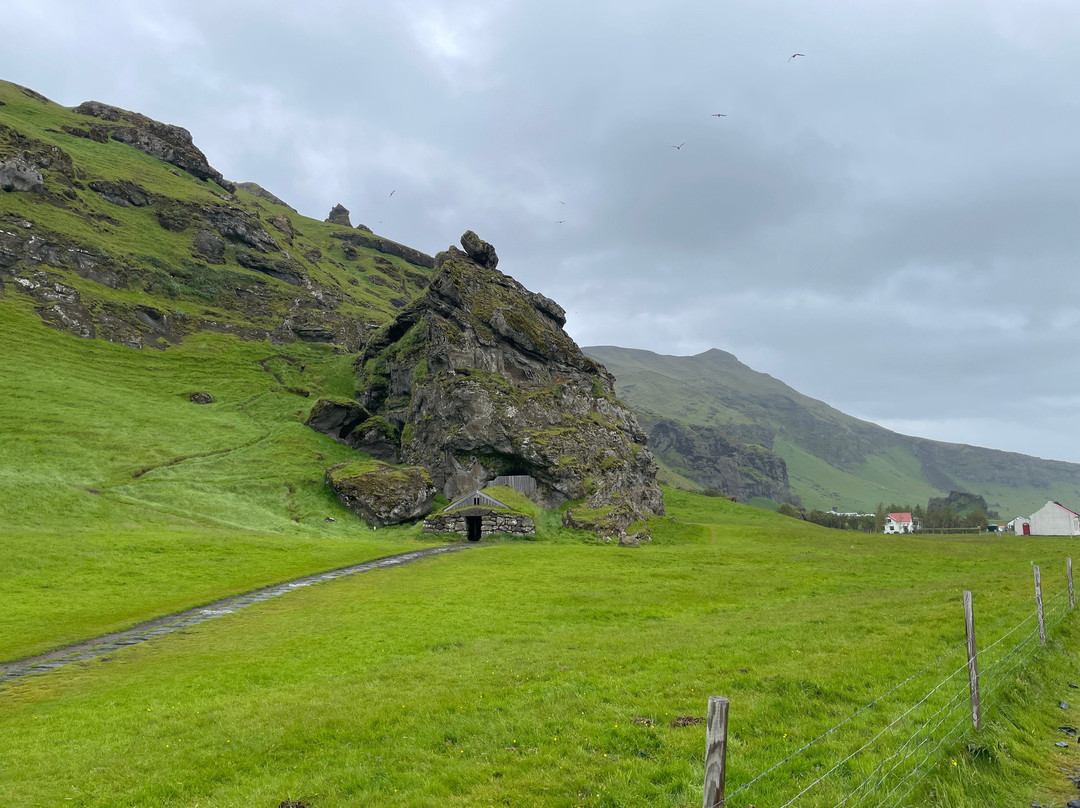Rútshellir Cave-Skogar必去景点