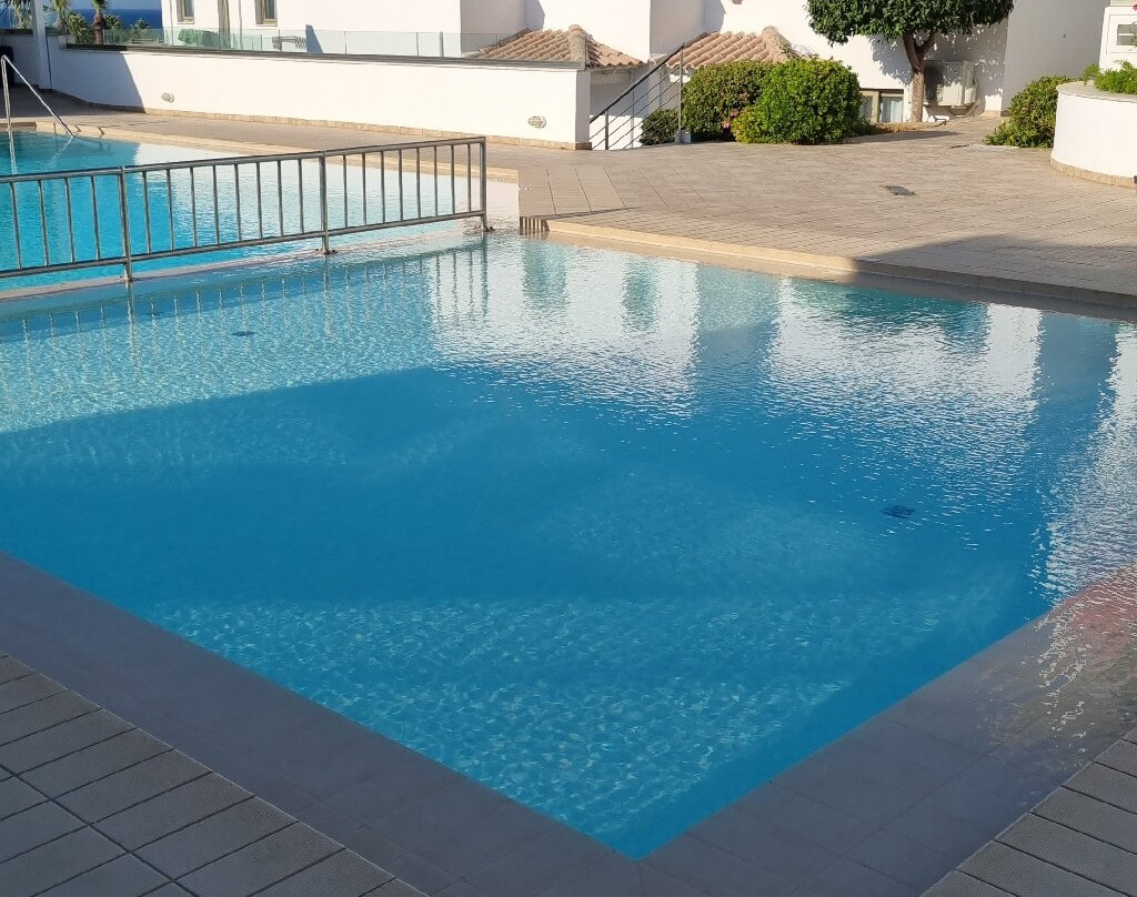 Apladas Apartments主图