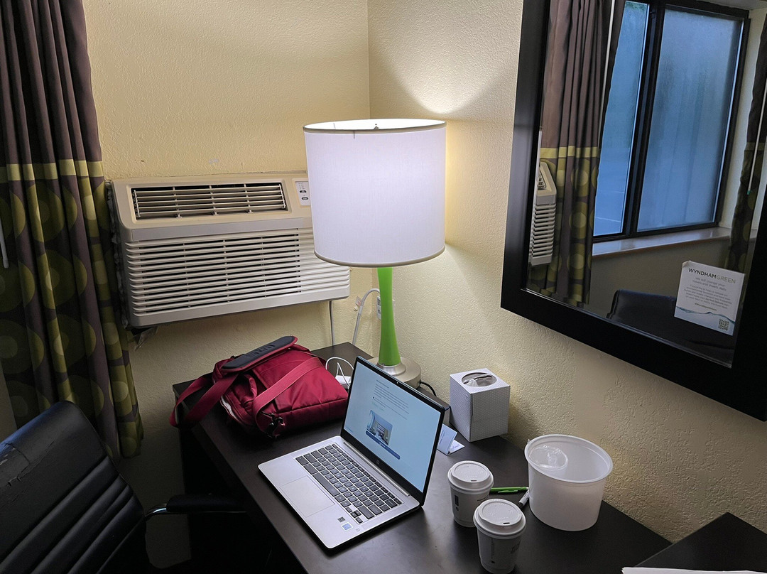 马利耶塔速8酒店主图