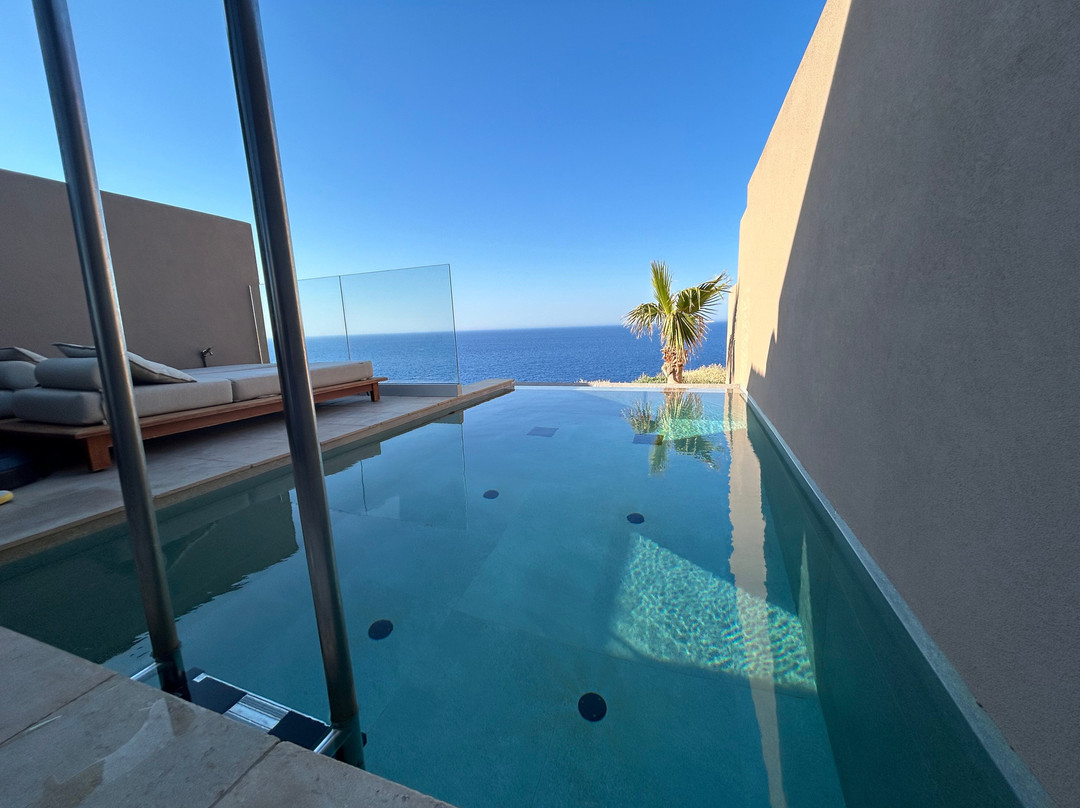 Acro Suites A Wellbeing Resort主图