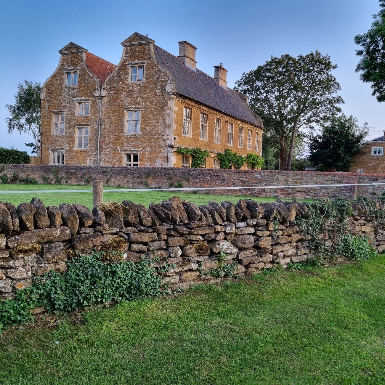 Allington Manor-官方