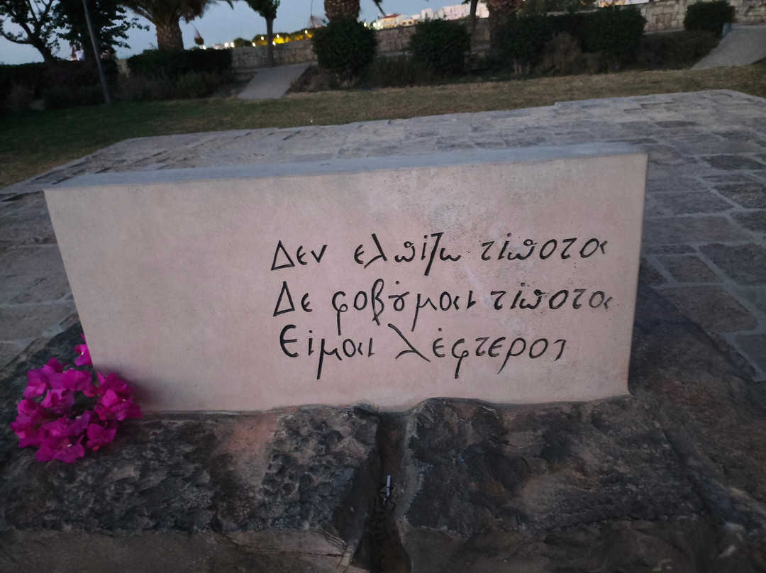 Venetian Walls and Tomb of Nikos Kazantzakis-伊拉克利翁必去景点
