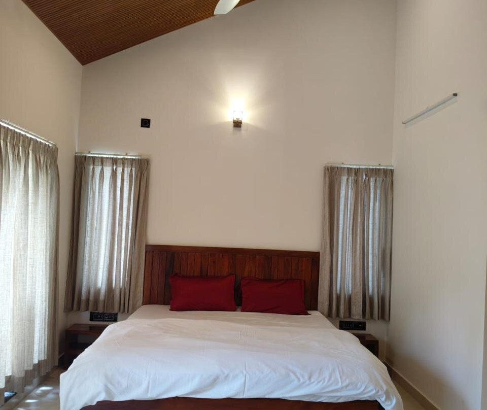 Chola Lakeview Stay Inn主图