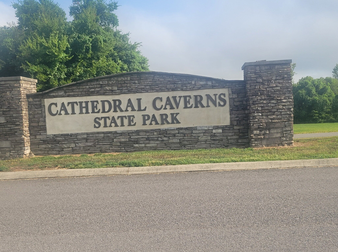 Cathedral Caverns State Park-Woodville必去景点