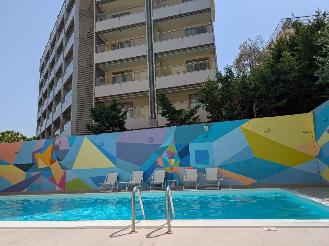 艾默瑞莉雅酒店主图