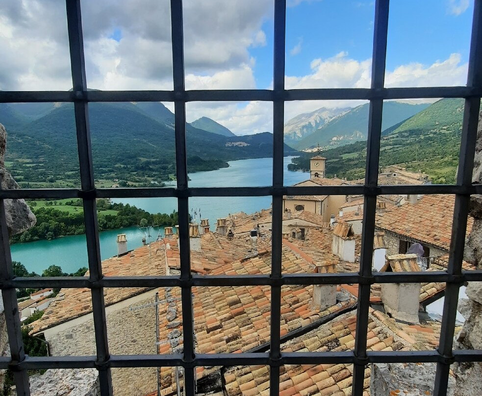 Castello Monumentale-Barrea必去景点