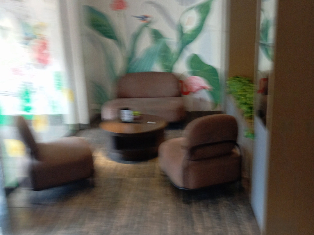 Lun Hotel Manado主图