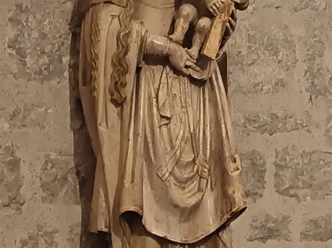 Collegiale Saint-Hippolyte de Poligny-Poligny必去景点
