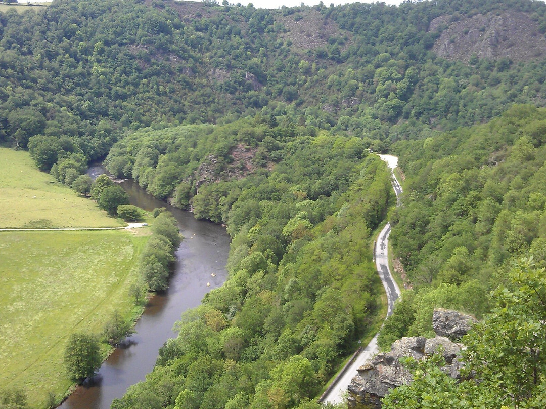 Château-Rocher-Saint-Remy-de-Blot必去景点