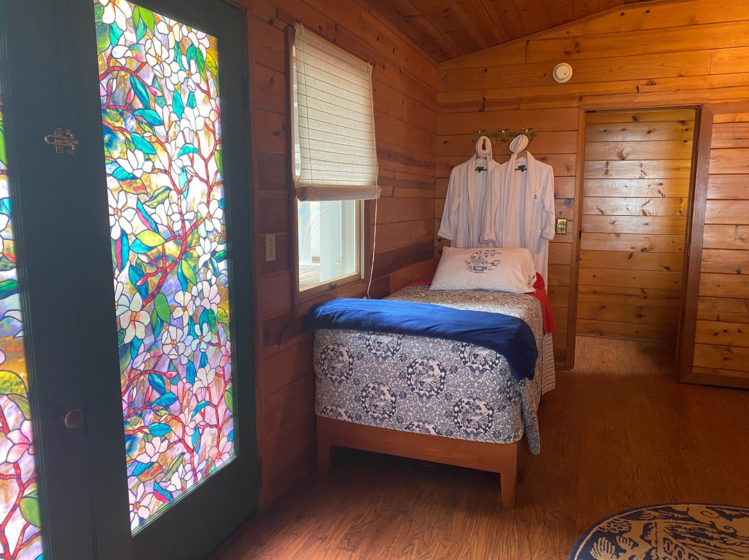 威庇欧路边客栈主图