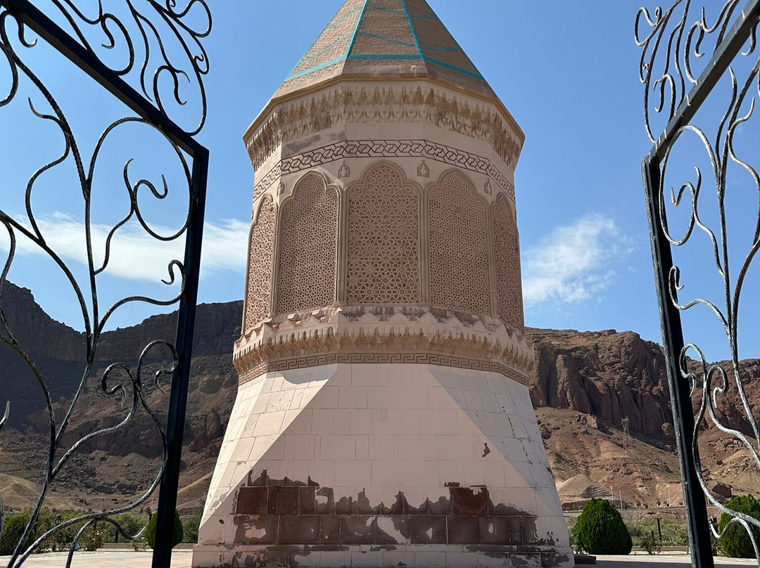 Gulustan Mausoleum-纳希切万 必去景点