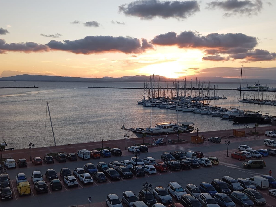 里维埃拉酒店主图