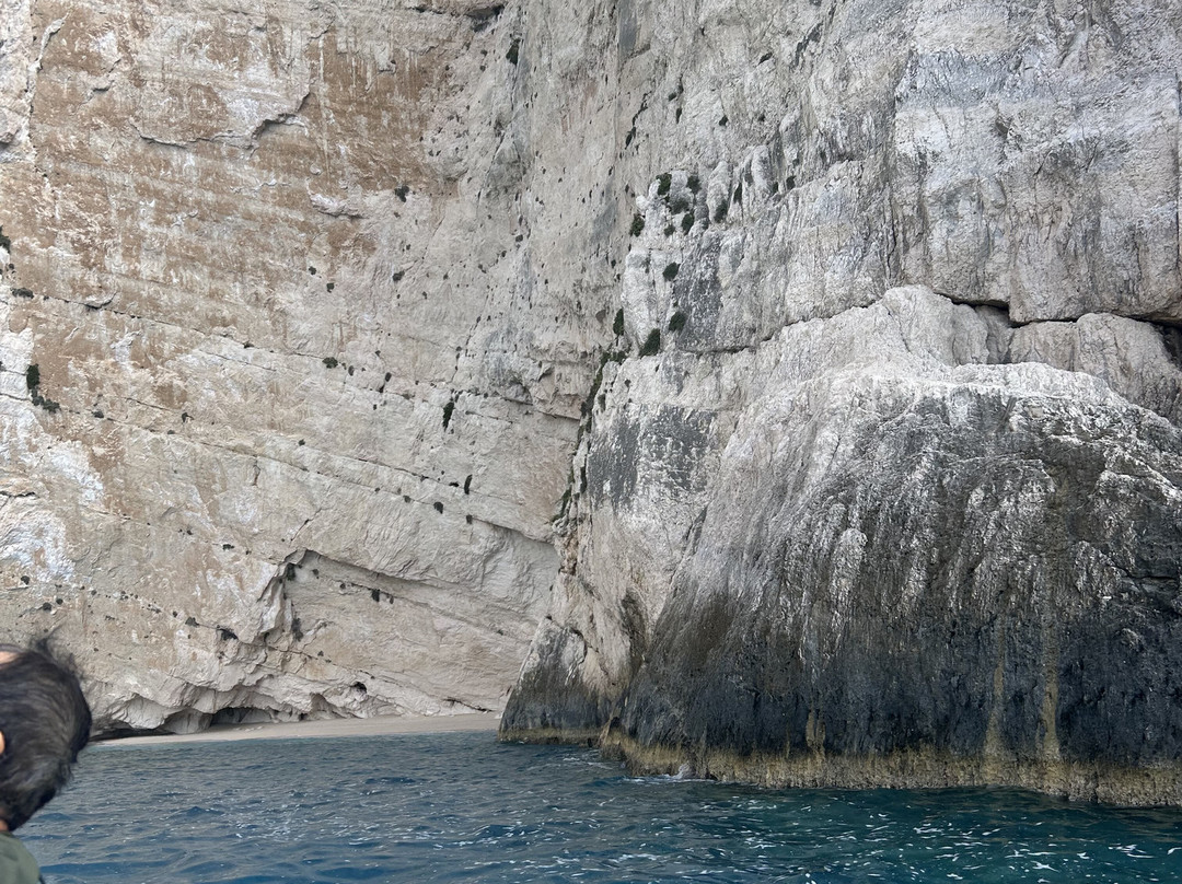 Shipwreck Boat Rentals by Nicol-Anafonitria必去景点