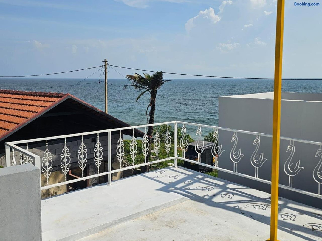 Cliff End Beach Stay