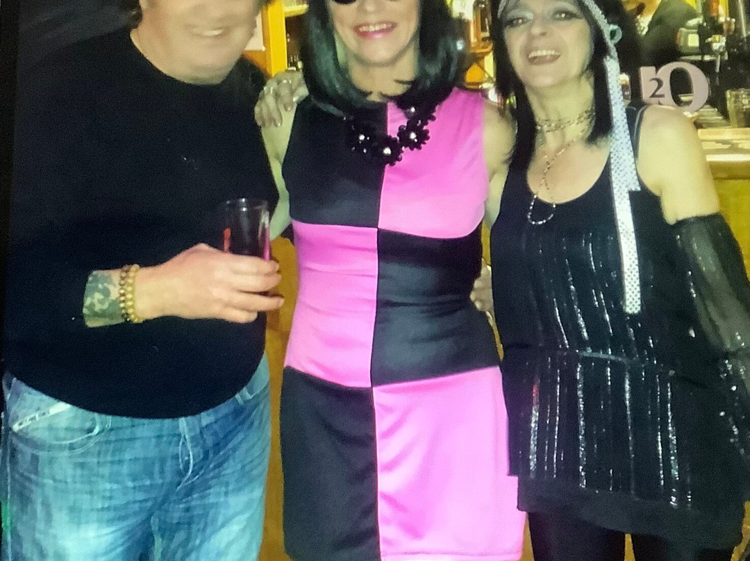 The Commercial Inn Karaoke-Annan必去景点