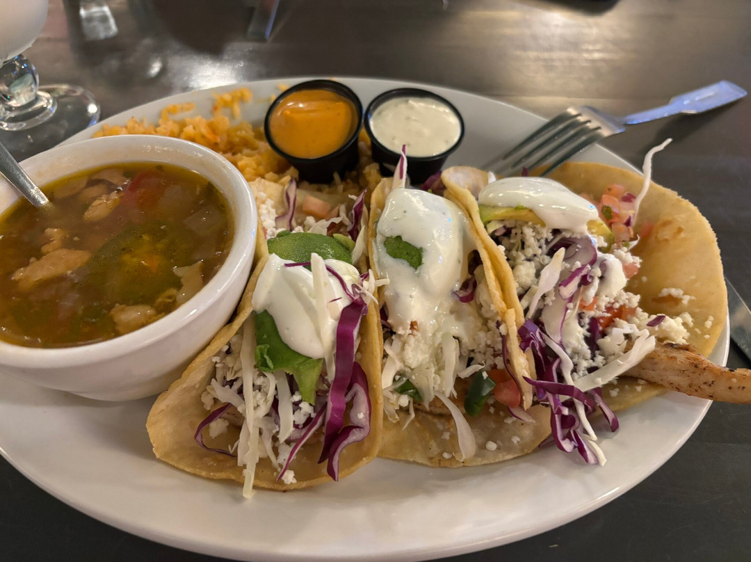 Nautico Island Grill