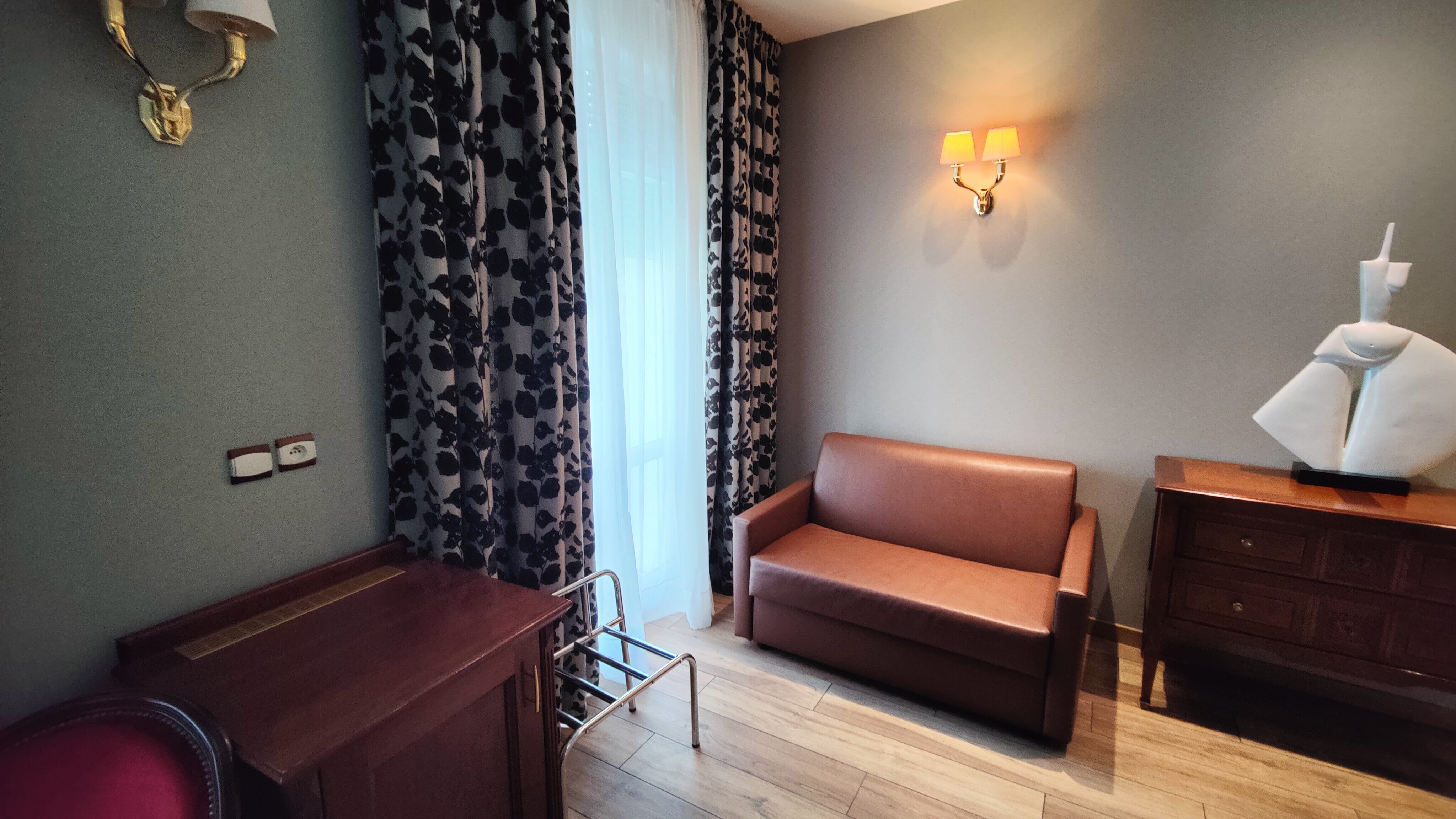 布里斯托酒店-官方