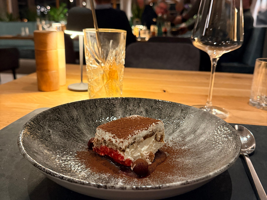 阿尔皮纳酒店主图