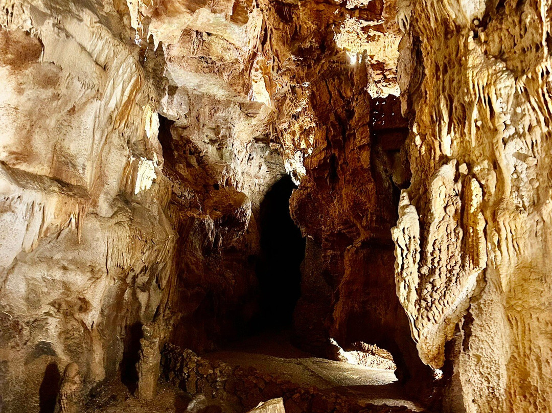 Grutas de Alvados-Alvados必去景点