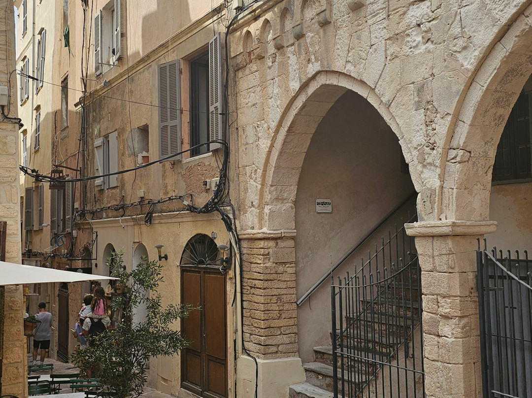 Eglise Sainte Marie Majeure-博尼法乔必去景点