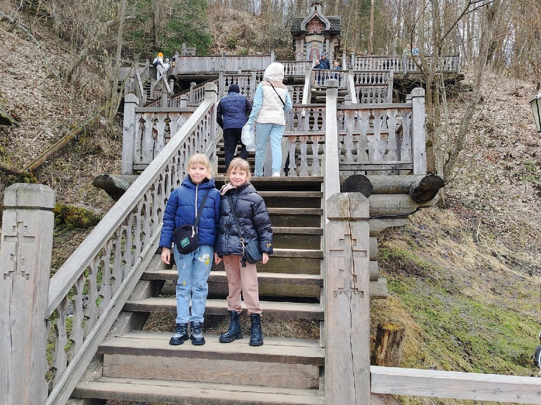 Waterfall Gremiachy-谢尔吉耶夫镇必去景点