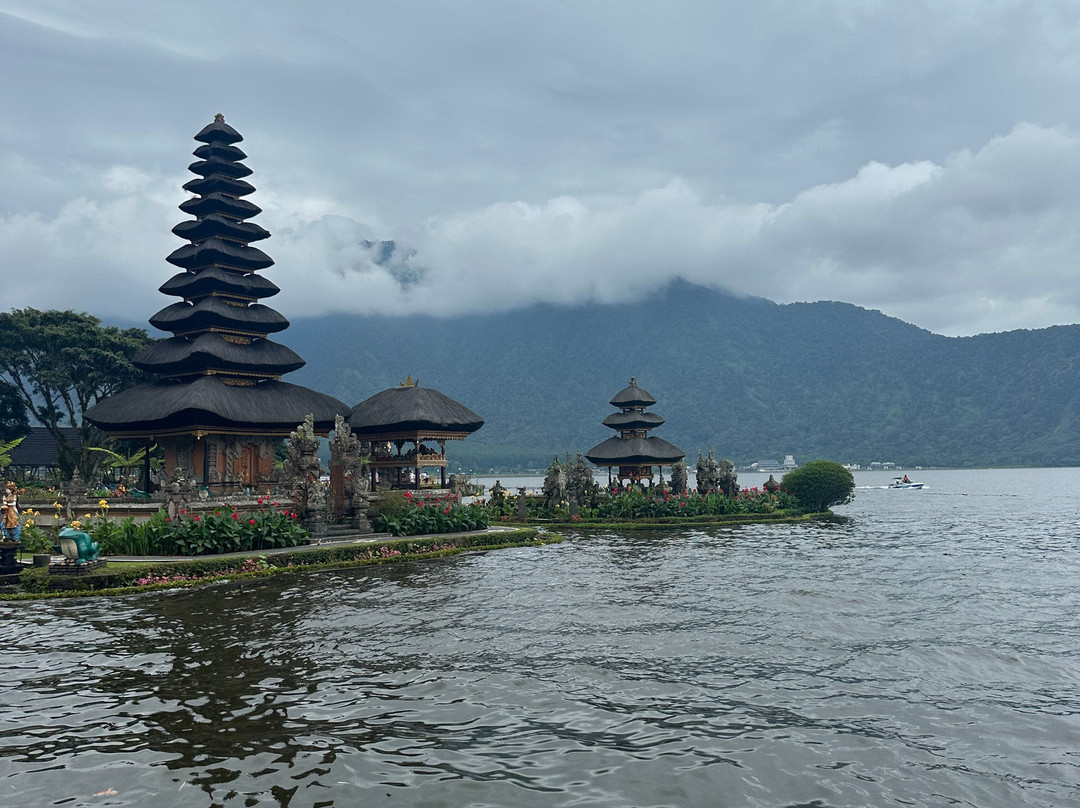 Lovina Bali Transport-新加拉惹必去景点