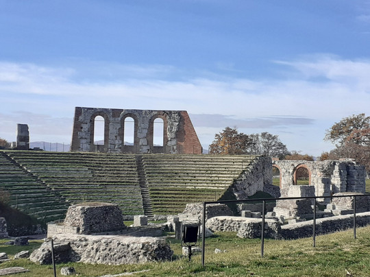 Teatro Romano-古比奥必去景点