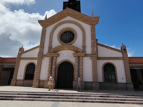 Eglise St Michel-Le Francois必去景点
