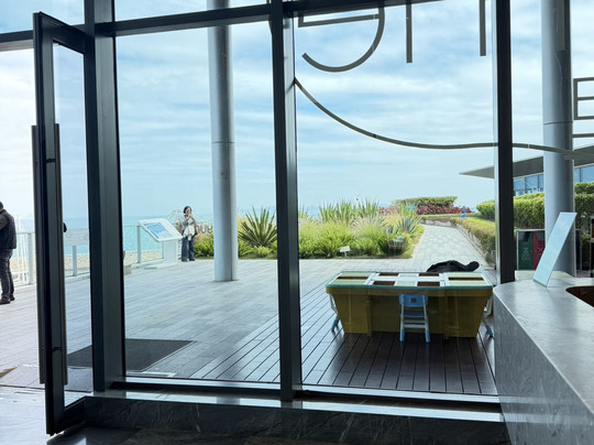 深圳浪骑瞻云度假酒店主图