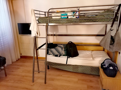 阿里皮拉米德酒店主图