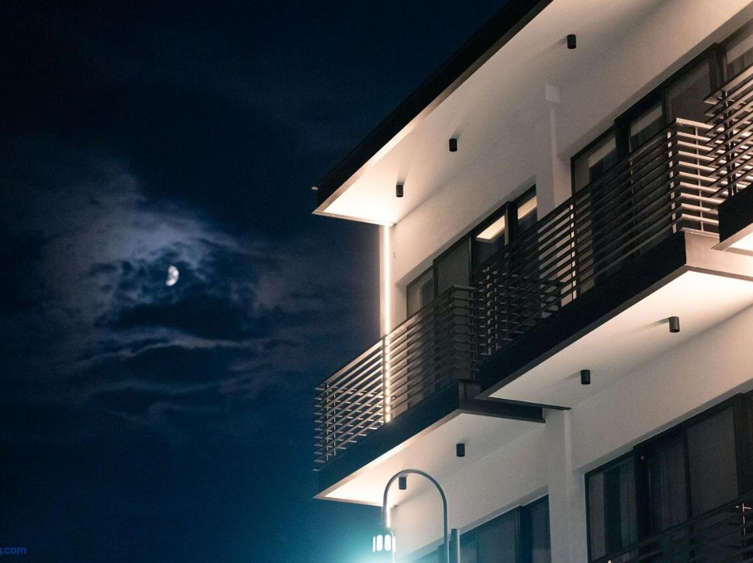 D17 Suites & Apartments