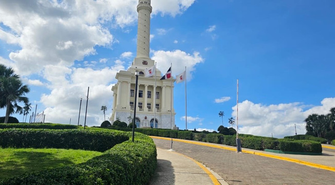 Monumento a los Heroes de la Restauracion-圣地亚哥必去景点
