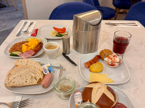 帕拉提纽斯酒店主图