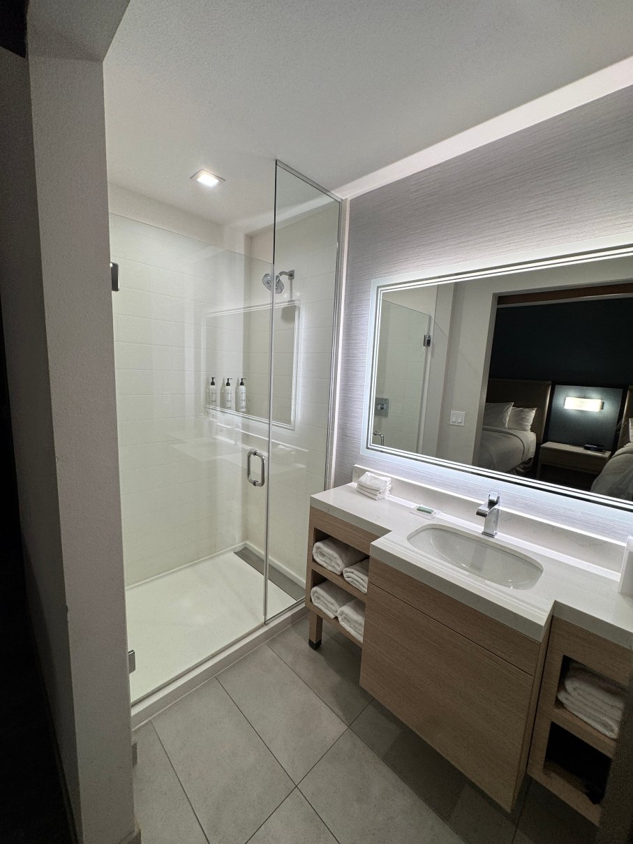 万豪Valencia SpringHill套房-浴室