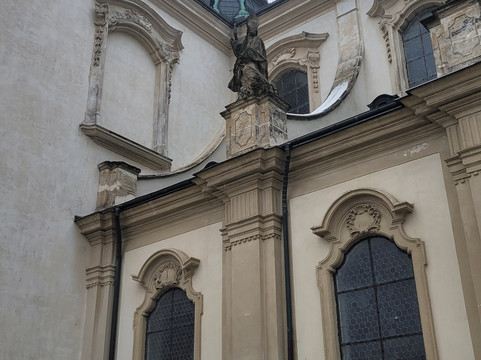 Osek Monastery-Osek必去景点