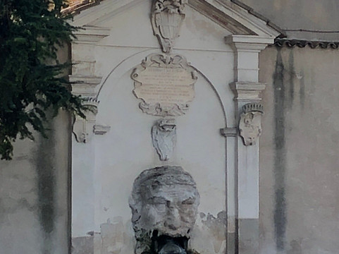 Fontana del Mascherone-斯波莱托必去景点