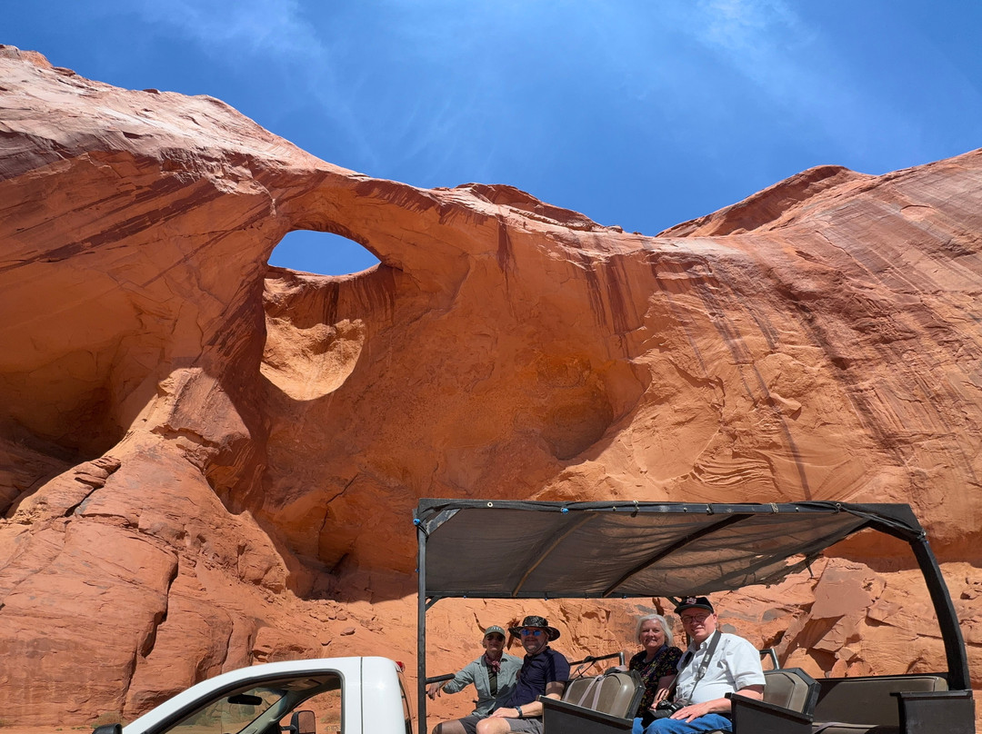 Three Sister Navajo Guided Tours-纪念碑公园必去景点