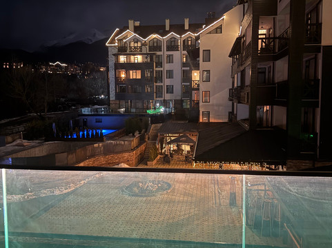 高级豪华高山度假村主图