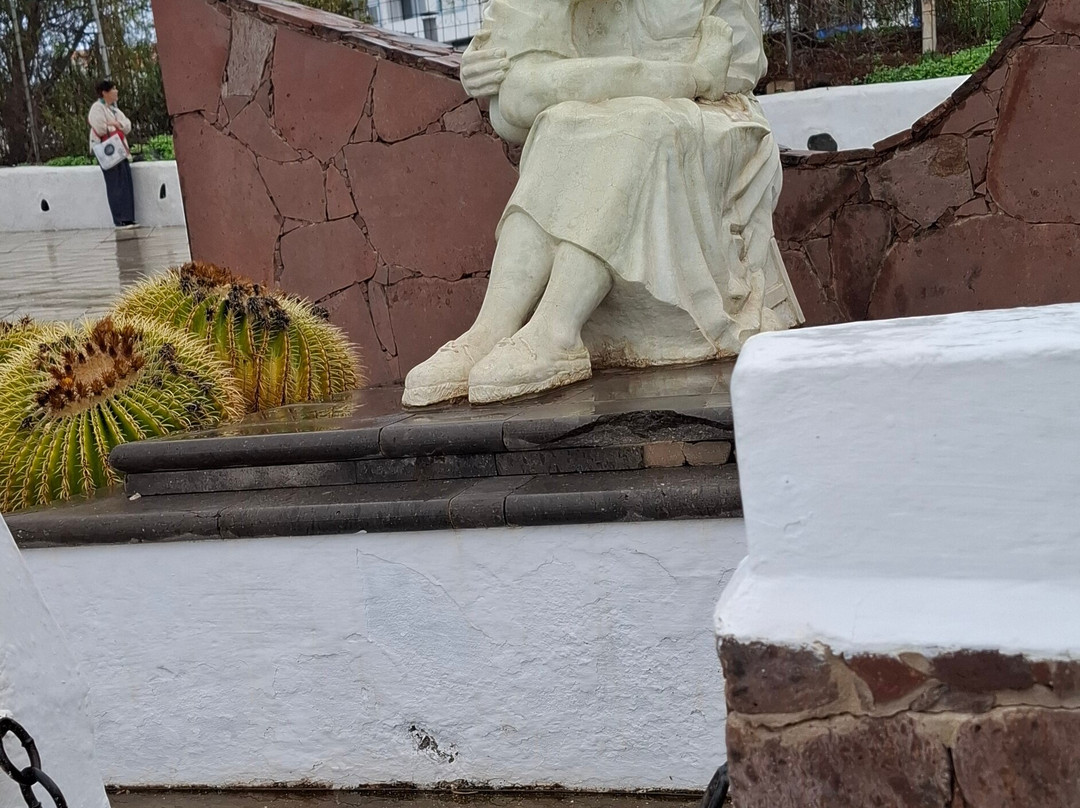 In Tribute to the Sailor-Puerto de las Nieves必去景点