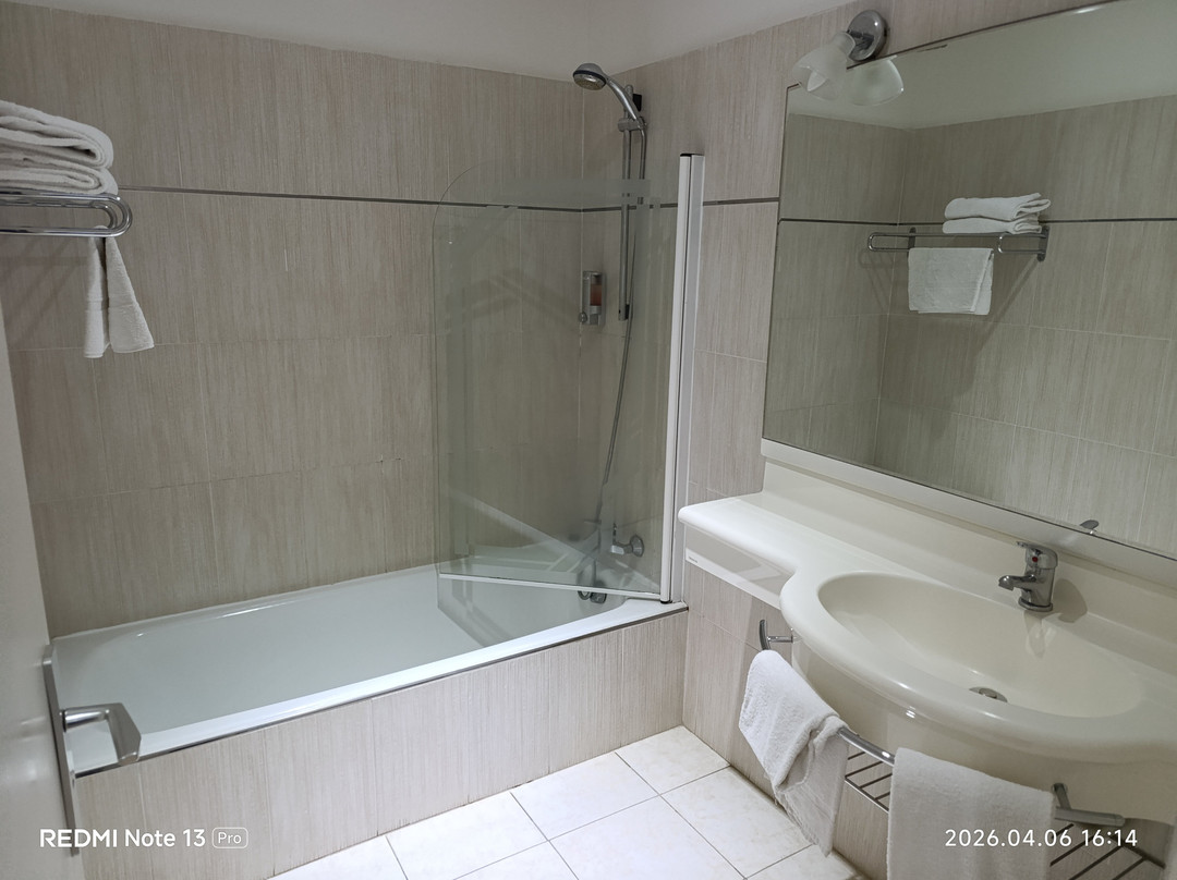 苏布里尼酒店主图