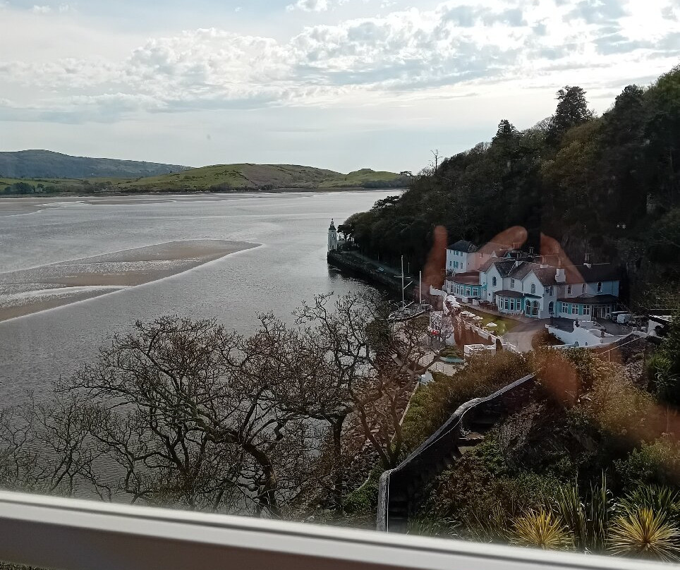 梅里昂港村与德多拉斯城堡酒店主图