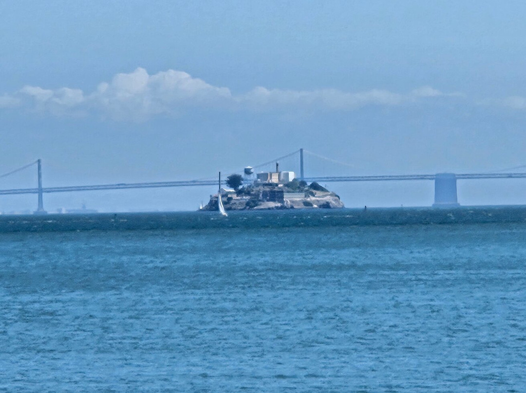 潮水之上旅馆主图