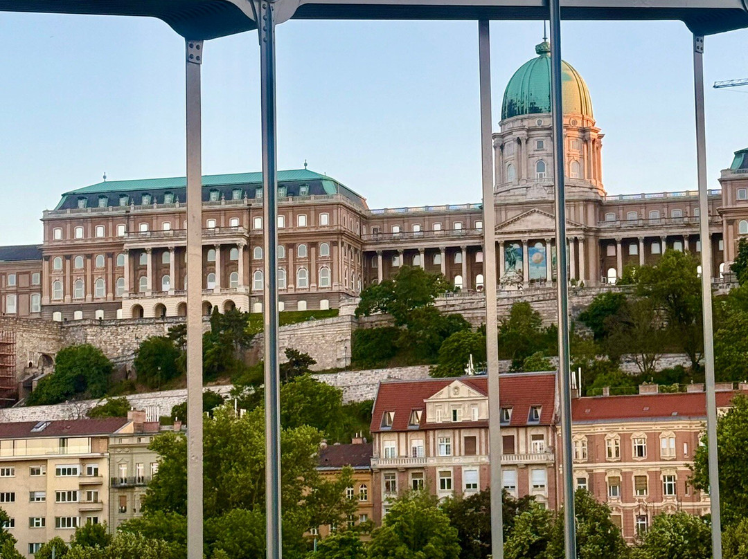 铁索桥（Szechenyi lanchid）-布达佩斯必去景点