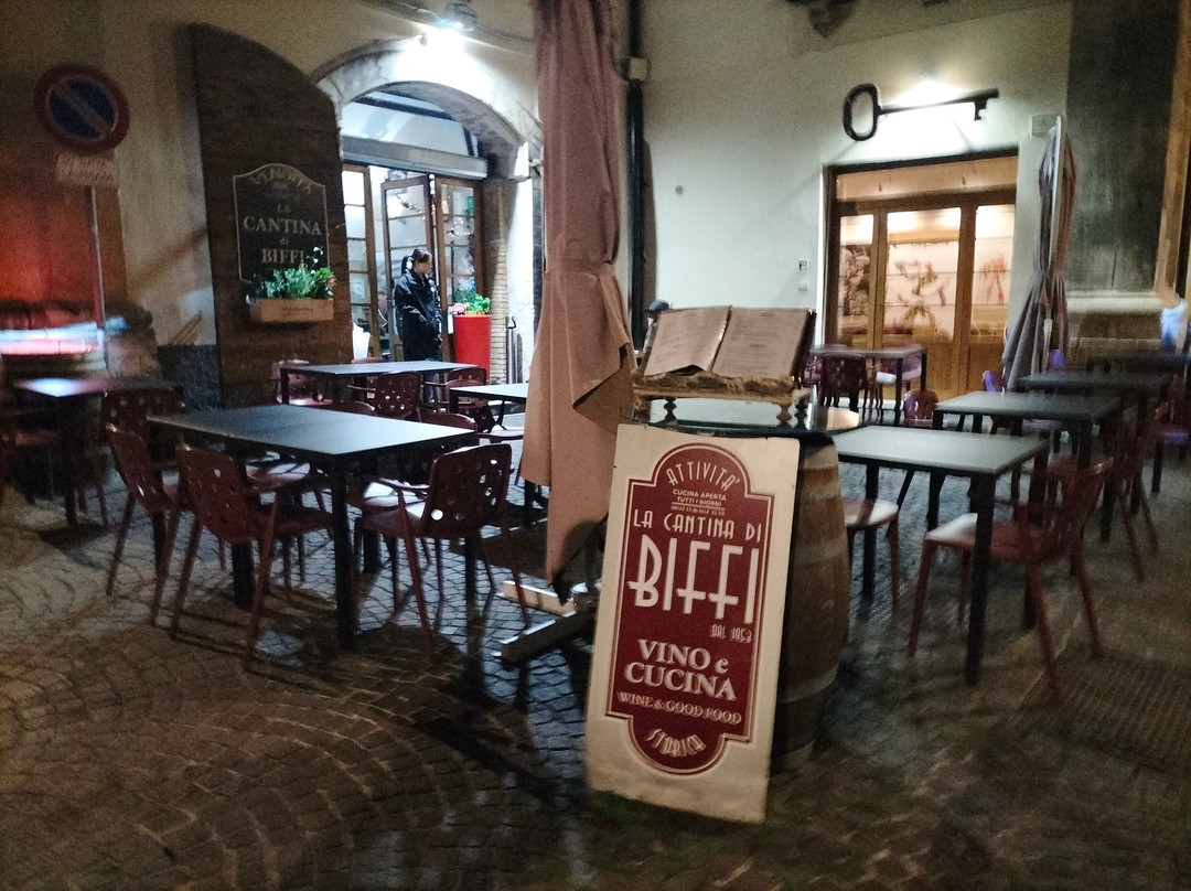 洛燕酒店主图
