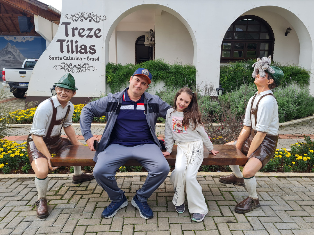 Praça Prefeitura De Treze Tilias