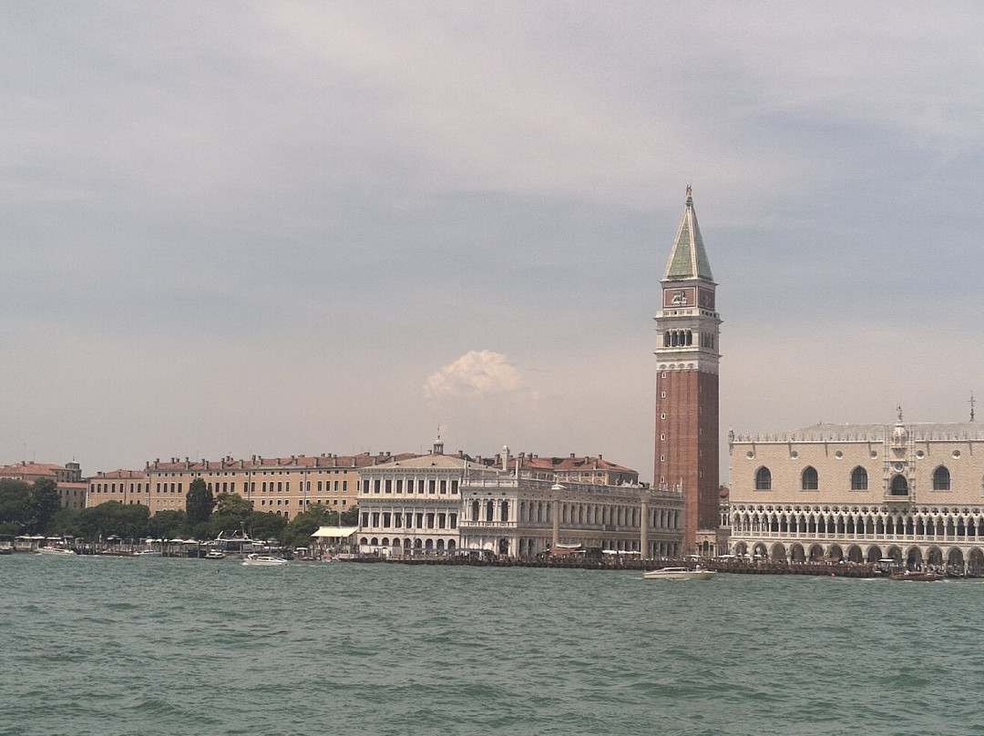 Houseboat Holidays Italia-Lughignano必去景点