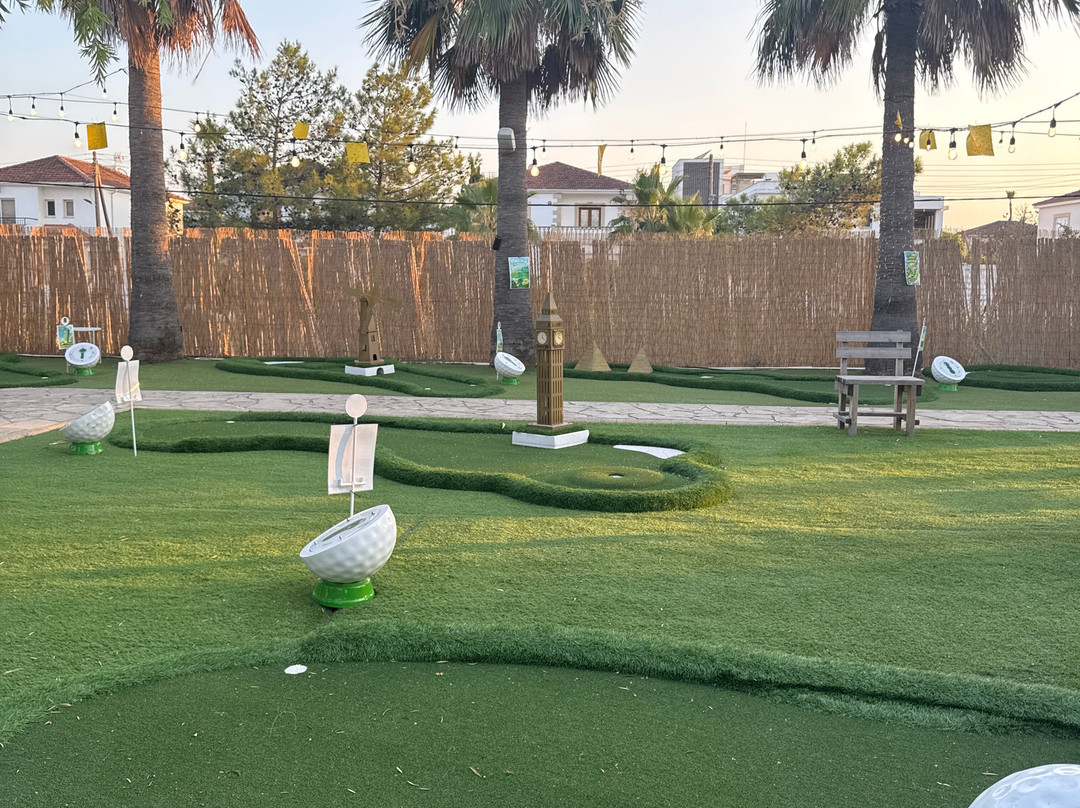 Putt Putt Mini Golf And Garden Bar-Oroklini必去景点